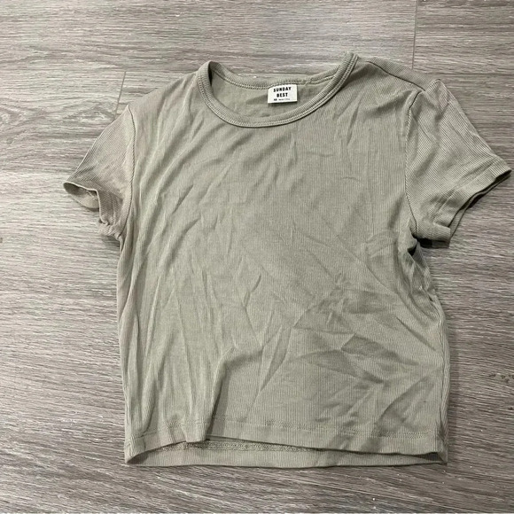 Aritzia Tops - Aritzia Sunday Best BLISS T-SHIRT XS DRY BASIL GREEN XS